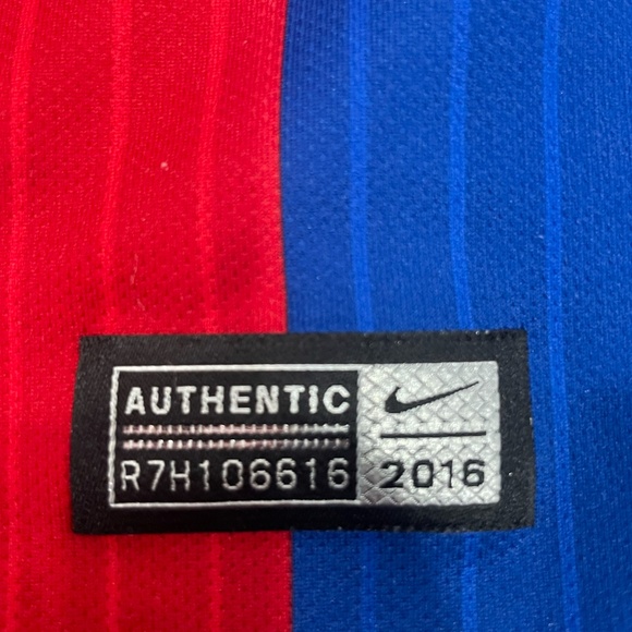 Authentic 2016-2017 Barca Game Shirt Dry Fit - Picture 4 of 5